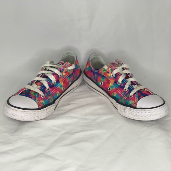 Chuck Taylor All-Star Lows - Youth size 2 - Picture 6 of 7